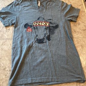 Like new canvas tee.